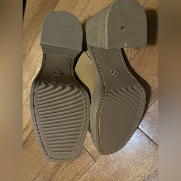 NWOT Women's Tess Platform Mule Heels - Universal Thread Tan 8 - Picture 6 of 8